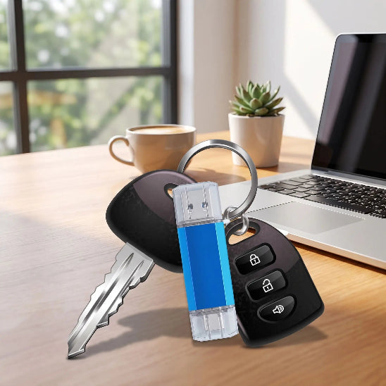 cle usb dualconnect porte cle sur bureau 